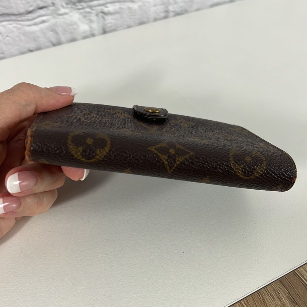 Authenticated Vintage Louis Vuitton Viennois Wallet - Picture 15 of 17